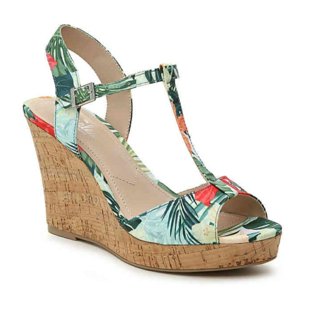 Sandal shoes